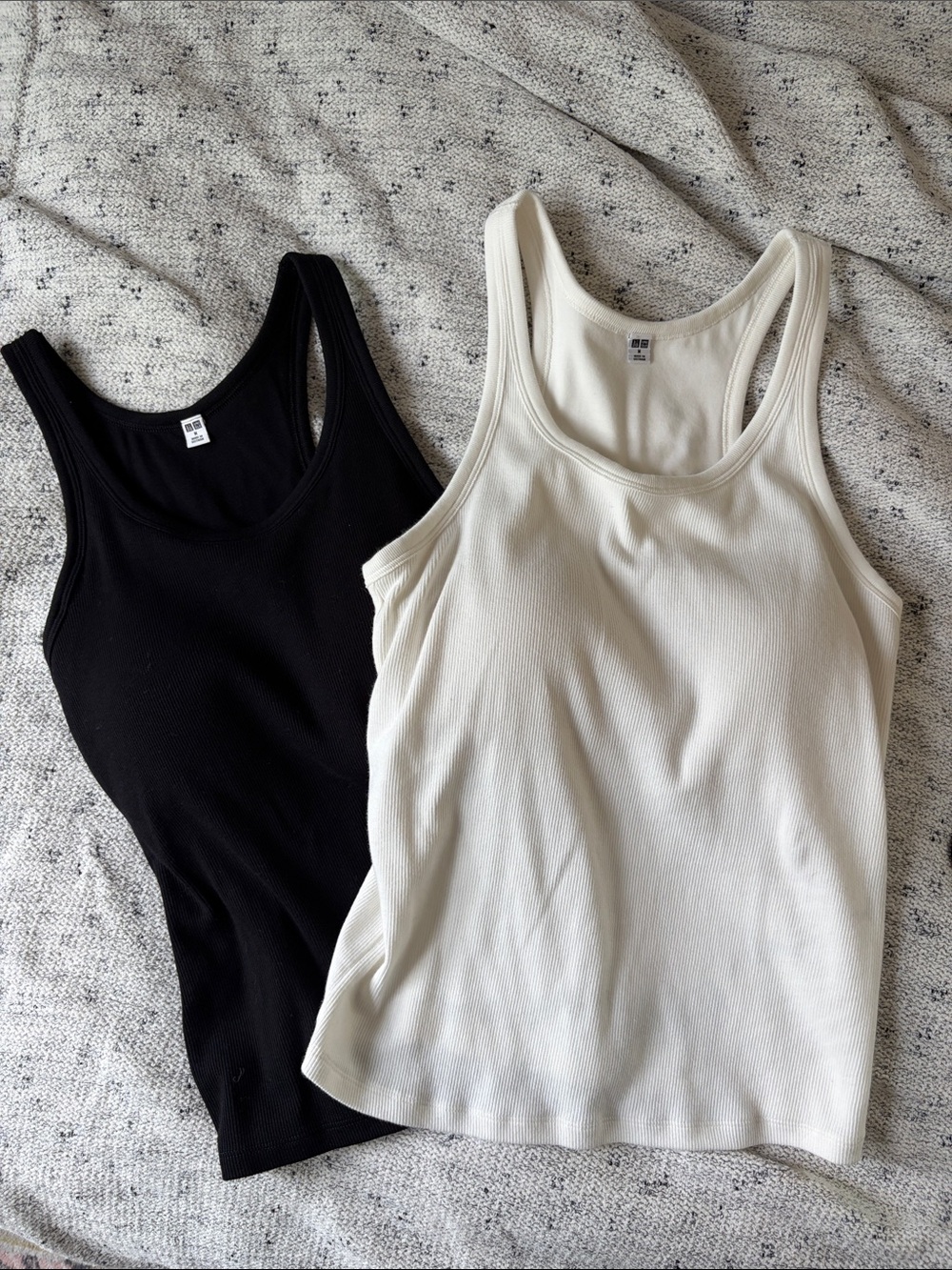 Last chance! Uniqlo • Bundle of Two Bra Tanks (Size M)
